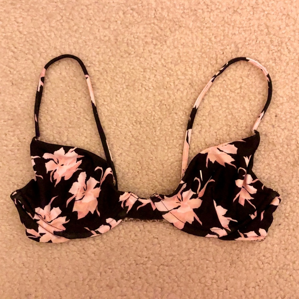 ISO vintage aloha Manhattan top in xs